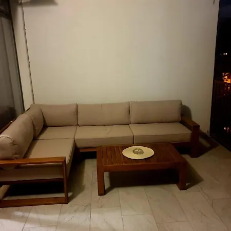 Maro S Prelijepim Pogledom イェセニツェ